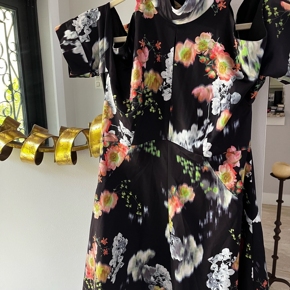💛WHISTLE MINI DRESS 💛 - Picture 4 of 5